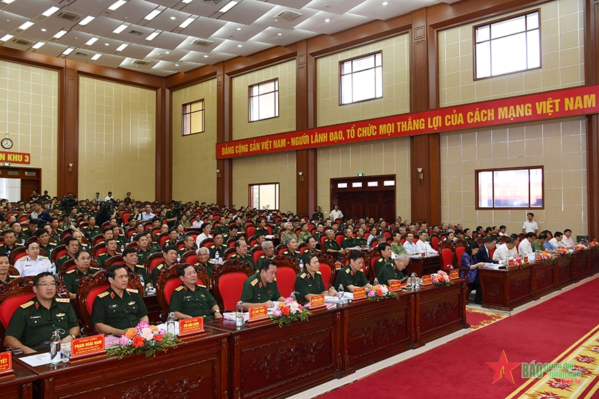 Chủ tịch nước Nguyễn Xuân Phúc chủ trì Hội thảo khoa học “Lý luận - Thực tiễn về bảo vệ Tổ quốc trong tình hình mới”